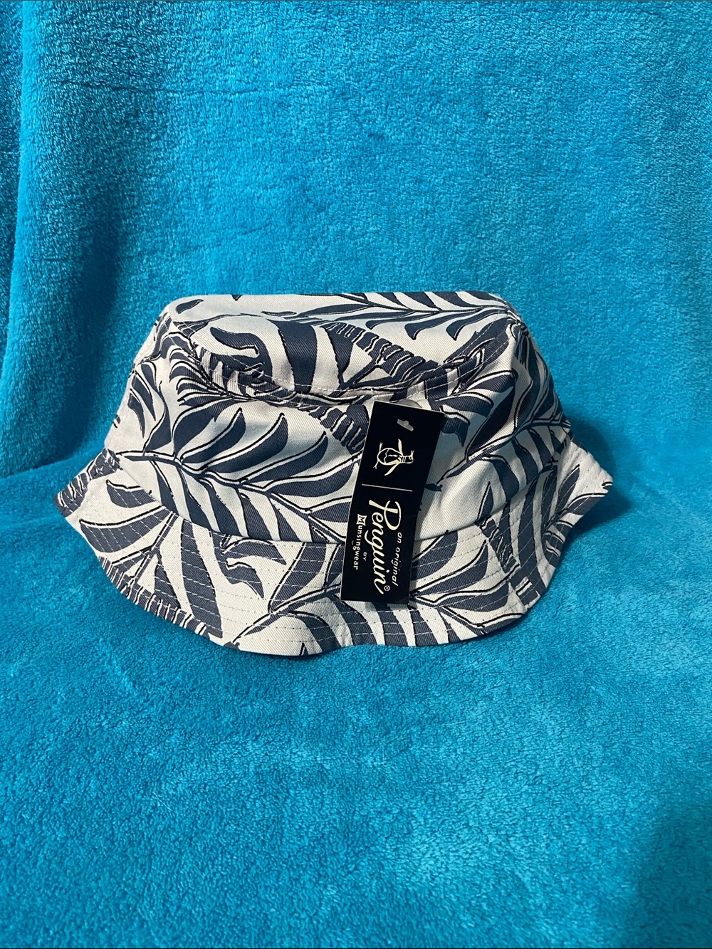 NWT - Original Penguin Leaf-Print Bucket Hat - White & Navy